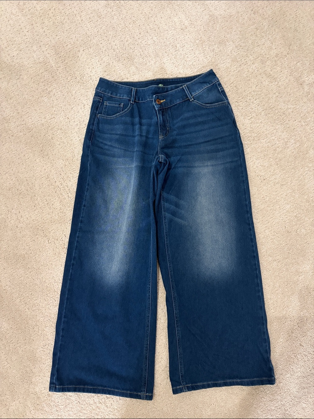 HALARA Wide Leg Jeans in Dark Blue Wash